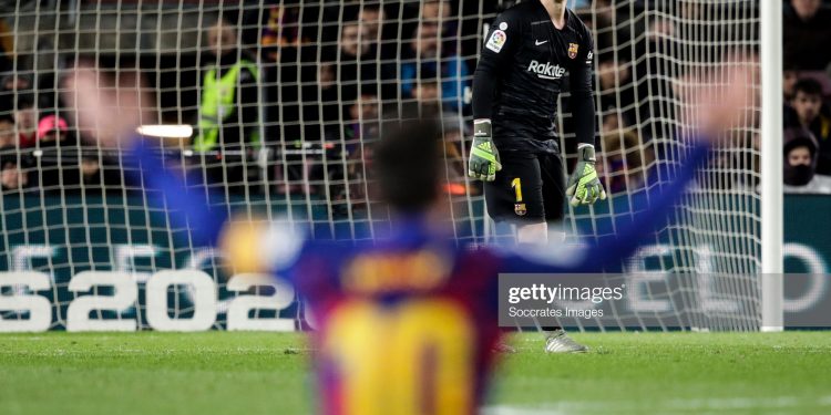 BARCELONA, SPAIN - JANUARY 19: (L-R) Lionel Messi of FC Barcelona, Marc Andre ter Stegen of FC Barcelona during the La Liga Santander  match between FC Barcelona v Granada at the Camp Nou on January 19, 2020 in Barcelona Spain (Photo by David S. Bustamante/Soccrates/Getty Images)