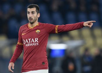 Henrikh Mkhitaryan of AS Roma gives instructions to his teammates during the Serie A match between Roma and Bologna at Stadio Olimpico, Rome, Italy on 7 February 2020. (Photo by Giuseppe Maffia/NurPhoto via Getty Images)