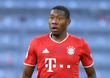 MUNICH, GERMANY - OCTOBER 04: David Alaba of Bayern Muenchen plays the ball during the Bundesliga match between FC Bayern Muenchen and Hertha BSC at Allianz Arena on October 04, 2020 in Munich, Germany. (Photo by Sebastian Widmann/Getty Images)
