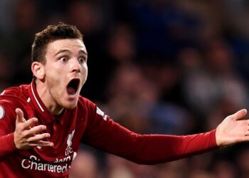 LONDON, ENGLAND - SEPTEMBER 29:  Andy Robertson of Liverpool gestures during the Premier League match between Chelsea FC and Liverpool FC at Stamford Bridge on September 29, 2018 in London, United Kingdom.  (Photo by Shaun Botterill/Getty Images)