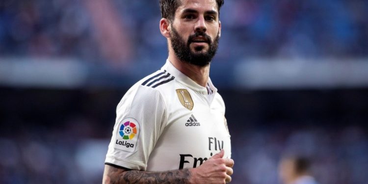 Real Madrid's midfielder Isco reacts during a Spanish King's Cup round of 32 second leg match between Real Madrid and Melilla at the Santiago Bernabeu stadium, in Madrid, Spain, 06 December 2018. EFE/ Rodrigo Jimenez