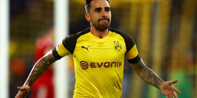 DORTMUND, GERMANY - NOVEMBER 10:  Paco Alcacer of Borussia Dortmund celebrates after scoring his team's third goal during the Bundesliga match between Borussia Dortmund and FC Bayern Muenchen at Signal Iduna Park on November 10, 2018 in Dortmund, Germany.  (Photo by Dean Mouhtaropoulos/Bongarts/Getty Images)