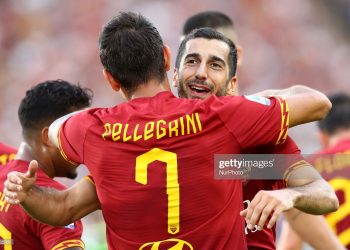 Henrikh Mkhitaryan of Roma celebrates with Lorenzo Pellegrini after scoring during the Serie A match AS Roma v US Sassuolo at the Olimpico Stadium in Rome, Italy on September 15, 2019
 (Photo by Matteo Ciambelli/NurPhoto via Getty Images)