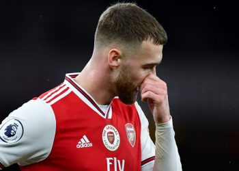 Football - 2019 / 2020 Premier League - Arsenal vs. Manchester City Arsenal s Calum Chambers dejected at the final whistle, at The Emirates. COLORSPORT/ASHLEY WESTERN PUBLICATIONxNOTxINxUK