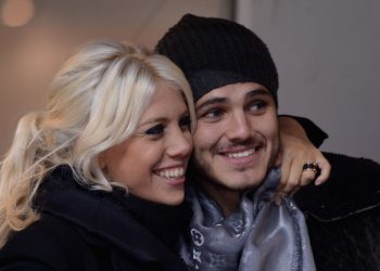 MILAN, ITALY - JANUARY 13:  Wanda Nara and Mauro Icardi attend the Serie A match between FC Internazionale Milano and AC Chievo Verona at San Siro Stadium on January 13, 2014 in Milan, Italy.  (Photo by Claudio Villa/Getty Images)