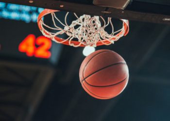 Basketball hoop, basketball scoring in the stadium