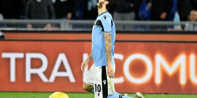 ROME, ITALY - FEBRUARY 05: Luis Alberto of SS Lazio reacts during the Serie A match between SS Lazio and Hellas Verona at Stadio Olimpico on February 05, 2020 in Rome, Italy. (Photo by Marco Rosi/Getty Images)