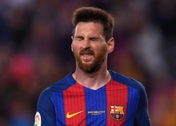 BARCELONA, SPAIN - MAY 21:  Lionel Messi of Barcelona looks dejected during the La Liga match between Barcelona and Eibar at Camp Nou on 21 May, 2017 in Barcelona, Spain.  (Photo by Alex Caparros/Getty Images)