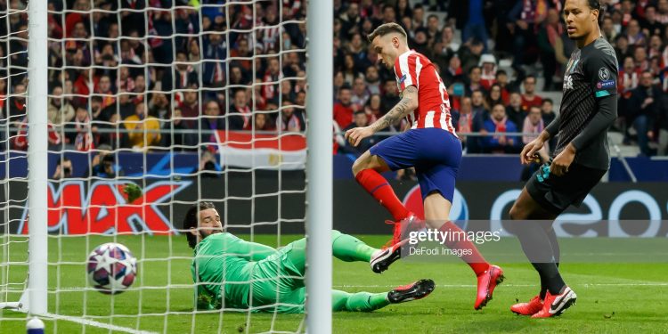 MADRID, SPAIN - FEBRUARY 18: (BILD ZEITUNG OUT) Saul Niguez of Atletico Madrid scores his team's first goal during the UEFA Champions League round of 16 first leg match between Atletico Madrid and Liverpool FC at Wanda Metropolitano on February 18, 2020 in Madrid, Spain. (Photo by Roland Krivec/DeFodi Images via Getty Images)