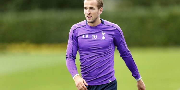 Football - Tottenham Hotspur Training - Tottenham Hotspur Training Ground - 16/9/15
Tottenham's Harry Kane during training
Action Images via Reuters / Andrew Boyers
Livepic
EDITORIAL USE ONLY.