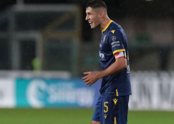 VERONA, ITALY - NOVEMBER 24:  Davide Faraoni of Hellas Verona celebrates during the Serie A match between Hellas Verona and ACF Fiorentina at Stadio Marcantonio Bentegodi on November 24, 2019 in Verona, Italy.  (Photo by Emilio Andreoli/Getty Images)