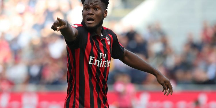 MILAN, ITALY - OCTOBER 07:  Franck Kessie of AC Milan gestures during the Serie A match between AC Milan and Chievo Verona at Stadio Giuseppe Meazza on October 7, 2018 in Milan, Italy.  (Photo by Marco Luzzani/Getty Images)