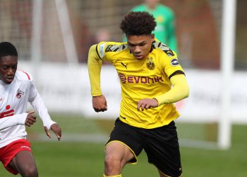 1.FC Köln U17, U 17 vs. Borussia Dortmund B Junioren Bundesliga West von links: Justin Diehl 1.FC Köln, Pharrel Nnamdi Collins Dortmund 07.03.2020 *** Sport 1 FC Köln U17 vs Borussia Dortmund B Junioren Bundesliga West from left Justin Diehl 1 FC Köln , Pharrel Nnamdi Collins Dortmund 07 03 2020