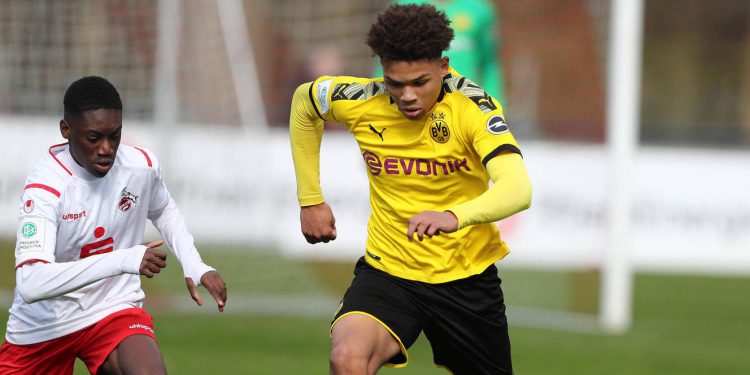 1.FC Köln U17, U 17 vs. Borussia Dortmund B Junioren Bundesliga West von links: Justin Diehl 1.FC Köln, Pharrel Nnamdi Collins Dortmund 07.03.2020 *** Sport 1 FC Köln U17 vs Borussia Dortmund B Junioren Bundesliga West from left Justin Diehl 1 FC Köln , Pharrel Nnamdi Collins Dortmund 07 03 2020