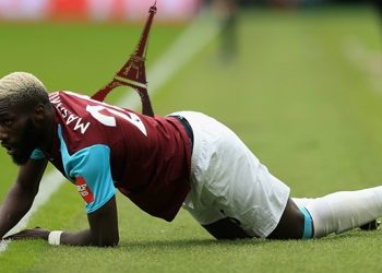 LONDON, ENGLAND - SEPTEMBER 23: Arthur Masuaku of West Ham United reacts during the Premier League match between West Ham United and Tottenham Hotspur at London Stadium on September 23, 2017 in London, England.  (Photo by Stephen Pond/Getty Images)