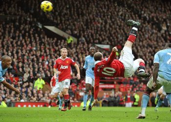 WAYNE ROONEY SCORES HIS FANTASTIC OVERHEAD KICK TO WIN THE MATCH 2-1

MANCHESTER UTD v MANCHESTER CITY
PREMIER LEAGUE - OLD TRAFFORD

COPYRIGHT PHOTO : MARK PAIN
07774 842005 - 12/2/2011