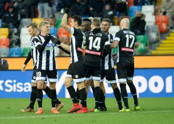 UDINE, ITALY - DECEMBER 10:  Kevin Lasagna of Udinese Calcio is mobbed by team mates after scoring his teams second goal goal  during the Serie A match between Udinese Calcio and Benevento Calcio at Stadio Friuli on December 10, 2017 in Udine, Italy.  (Photo by Dino Panato/Getty Images)