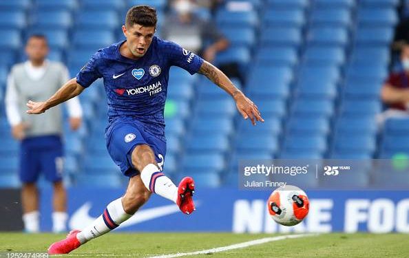 LONDON, ENGLAND - JUNE 25: Christian Pulisic of Chelsea scores his sides first goal during the Premier League match between Chelsea FC and Manchester City at Stamford Bridge on June 25, 2020 in London, United Kingdom. (Photo by Julian Finney/Getty Images)