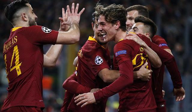 AS Roma's Nicolò Zaniolo celebrates his goal with teammates during the Champions League round of 16 first leg soccer match between AS Roma and FC Porto at the Olimpico stadium in Rome, Italy, 12 February 2019. ANSA/RICCARDO ANTIMIANI