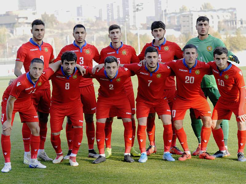 Armenian football. Футбольная сборная Армения. Сборная Армении 1997. Сборная по футболу Еревана Мехти. Игроки Армении футболу сборной.