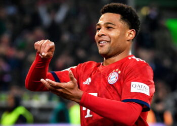 epa07409380 Bayern's Serge Gnabry celebrates after scoring the 4-1 lead during the German Bundesliga soccer match between Borussia Moenchengladbach and FC Bayern Muenchen at Borussia-Park in Moenchengladbach, Germany, 02 March 2019.  EPA-EFE/ULRICH HUFNAGEL CONDITIONS - ATTENTION: The DFL regulations prohibit any use of photographs as image sequences and/or quasi-video.