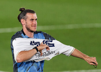 MADRID, SPAIN - JULY 16: Real Madrid CF player Gareth Bale celebrate cliching their 34th Spanish La Liga title after the La Liga match between Real Madrid CF and Villarreal CF at Estadio Alfredo Di Stefano on July 16, 2020 in Madrid, Spain. (Photo by Diego Souto/Quality Sport Images/Getty Images)