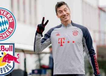 In this handout picture released on November 24, 2020 by FC Bayern Munich, Bayern Munich's Polish forward Robert Lewandowski attends a training session on the eve of the UEFA Champions League match Bayern Munich v Salzburg in Munich, southern Germany. (Photo by Marco Donato / various sources / AFP) / RESTRICTED TO EDITORIAL USE - MANDATORY CREDIT "AFP PHOTO /FC BAYERN MUNICH " - NO MARKETING - NO ADVERTISING CAMPAIGNS - DISTRIBUTED AS A SERVICE TO CLIENTS