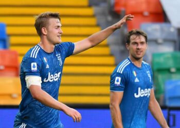 UDINE, ITALY - JULY 23:  Matthjs De Ligt of Juventus celebrates after scoring the opening goal during the Serie A match between Udinese Calcio and Juventus at Stadio Friuli on July 23, 2020 in Udine, Italy. (Photo by Alessandro Sabattini/Getty Images)