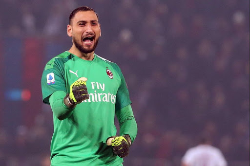 epa08055824 Milan's Gianluigi Donnarumma celebrates during the Italian Serie A soccer match Bologna FC vs AC Milan at the Renato Dall'Ara stadium in Bologna, Italy, 08 December 2019. EPA/GIORGIO BENVENUTI