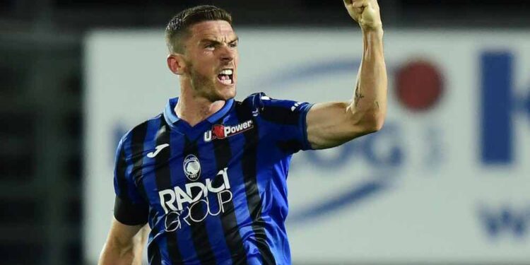 Atalanta's German defender Robin Gosens celebrates after scoring during the Italian Serie A football match Atalanta vs Lazio played on June 24, 2020 behind closed doors at the Atleti Azzurri d'Italia stadium in Bergamo, as the country eases its lockdown aimed at curbing the spread of the COVID-19 infection, caused by the novel coronavirus. (Photo by Miguel MEDINA / AFP) (Photo by MIGUEL MEDINA/AFP via Getty Images)
