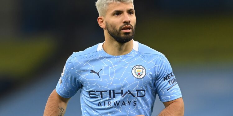 MANCHESTER, ENGLAND - OCTOBER 17: Sergio Aguero of Manchester City in action during the Premier League match between Manchester City and Arsenal at Etihad Stadium on October 17, 2020 in Manchester, England. Sporting stadiums around the UK remain under strict restrictions due to the Coronavirus Pandemic as Government social distancing laws prohibit fans inside venues resulting in games being played behind closed doors. (Photo by Michael Regan/Getty Images)