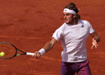 PARIS, FRANCE - JUNE 02: Stefanos Tsitsipas of Greece plays a forehand during his mens second round match against Mario Vilella Martinez of Spain during day four of the 2021 French Open at Roland Garros  on June 02, 2021 in Paris, France. (Photo by Adam Pretty/Getty Images)