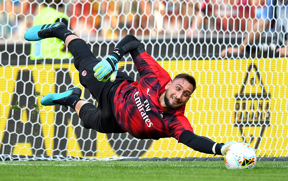 UDINE, ITALY - AUGUST 25:  Gianluigi Donnarumma of AC MIlan in action during the Serie A match between Udinese Calcio and AC Milan at Stadio Friuli on August 25, 2019 in Udine, Italy.  (Photo by Alessandro Sabattini/Getty Images)