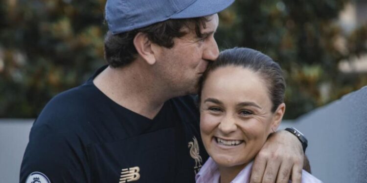Tennis star Ash Barty became engaged to partner Garry Kissick