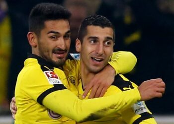 during the Bundesliga match between Borussia Moenchengladbach and Borussia Dortmund at Borussia-Park on January 23, 2016 in Moenchengladbach, Germany.