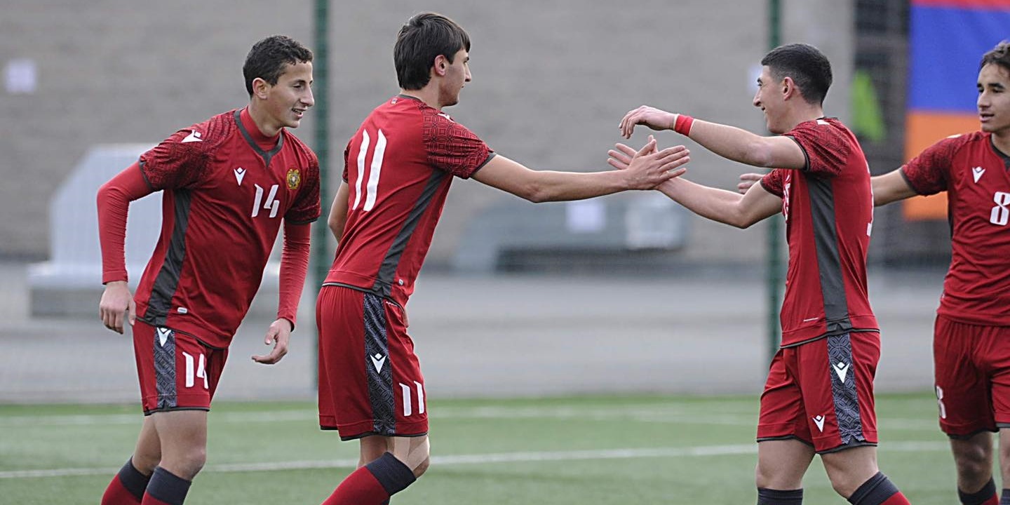 Казахстан армения 1 1. Юношеская сборная Армения u-17 в 2017 году. Футбольная Академия на улице Ачарян в Армении. Армения и Казахстан.