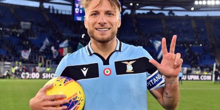 ROME, ITALY - JANUARY 18:  Ciro immobile of SS Lazio shows the number three after scoring his third goal of his team during the Serie A match between SS Lazio and  UC Sampdoria at Stadio Olimpico on January 18, 2020 in Rome, Italy.  (Photo by Marco Rosi/Getty Images)