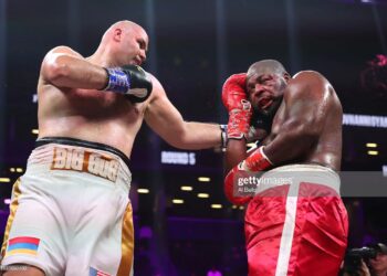 BROOKLYN, NEW YORK - OCTOBER 15:  Gurgen Hovhannisyan punches Michael Coffie during their heavyweight bout at Barclays Center on October 15, 2022 in Brooklyn, New York. (Photo by Al Bello/Getty Images)
