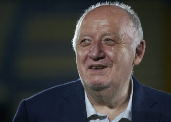 VILLARREAL, SPAIN - MAY 27:  Jose Manuel Llaneza, Vice President of Villarreal CF celebrates during the victory ceremony after winning the UEFA Europa League final against Manchester United in Gdansk on May 27, 2021 in Villarreal, Spain. (Photo by Manuel Queimadelos Alonso/Getty Images)