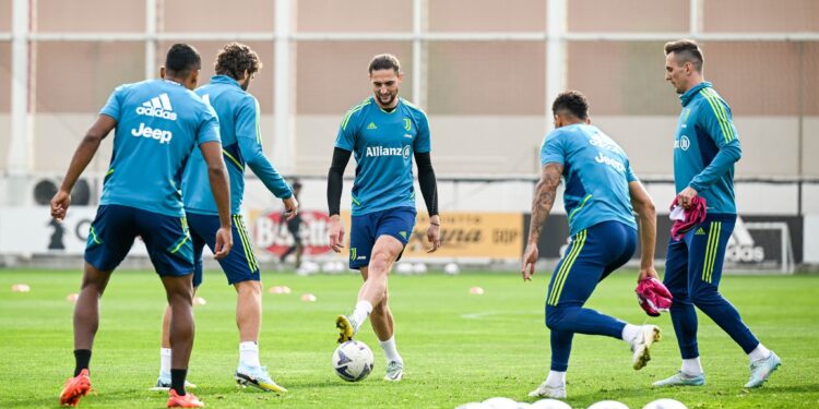 TURIN, ITALY - NOVEMBER 08: Adrien Rabiot of Juventus during a training session at Jtc on November 8, 2022 in Turin, Italy. (Photo by Daniele Badolato - Juventus FC/Juventus FC via Getty Images)