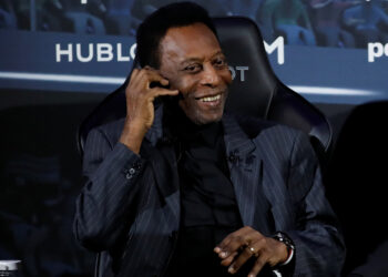 FILE PHOTO: Brazilian soccer legend Pele is seen in Paris, April 2, 2019. Picture taken April 2, 2019.  REUTERS/Christian Hartmann