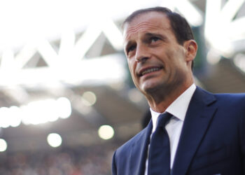 Juventus' coach Massimiliano Allegri gestures prior to the Italian Serie A football match Juventus Vs Cagliari on August 19, 2017 at the 'Allianz Stadium' in Turin. / AFP PHOTO / Marco BERTORELLO        (Photo credit should read MARCO BERTORELLO/AFP/Getty Images)