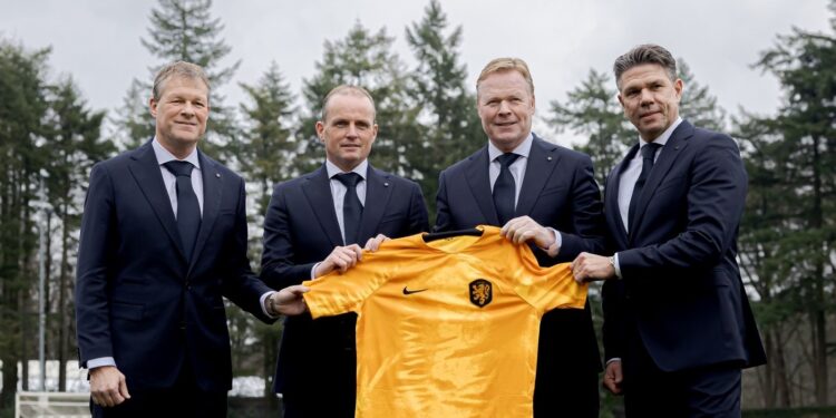 Presentation coach *Ronald Koeman* of Holland, *Sipke Hulshoff* of Holland, *Patrick Lodewijks* of Holland, *Erwin Koeman* of Holland