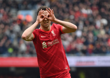 MANCHESTER, ENGLAND - APRIL 10: Diogo Jota of Liverpool celebrates his goal during the Premier League match between Manchester City and Liverpool at Etihad Stadium on April 10, 2022 in Manchester, England. (Photo by Michael Regan/Getty Images)