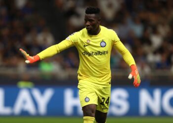 MILAN, ITALY - SEPTEMBER 07: Andre Onana of FC Internazionale gestures during the UEFA Champions League group C match between FC Internazionale and FC Bayern München at San Siro Stadium on September 07, 2022 in Milan, Italy. (Photo by Francesco Scaccianoce/Getty Images)