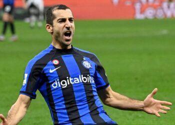 Inter Milan's Armenian midfielder Henrikh Mkhitaryan celebrates scoring his team's second goal during the Italian Serie A football match between Inter Milan and Udinese Calcio at San Siro stadium in Milan on February 18, 2023. (Photo by ANDREAS SOLARO / AFP) (Photo by ANDREAS SOLARO/AFP via Getty Images)