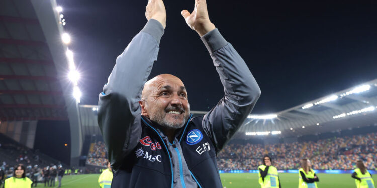 UDINE, ITALY - MAY 04: Luciano Spalletti Head coach of SSC Napoli applauds the fans after re-entring the field of play following the final whistle of the Serie A match between Udinese Calcio and SSC Napoli at Dacia Arena on May 04, 2023 in Udine, Italy. (Photo by Jonathan Moscrop/Getty Images)