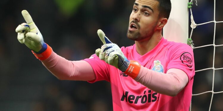 MILAN, ITALY - FEBRUARY 22: Diogo Costa of FC Porto directs his defense during the UEFA Champions League round of 16 leg one match between FC Internazionale and FC Porto at San Siro Stadium on February 22, 2023 in Milan, Italy. (Photo by Marco Luzzani/Getty Images)