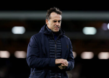 LONDON, ENGLAND - FEBRUARY 24: Julen Lopetegui, Manager of Wolverhampton Wanderers inspects the pitch ahead of the Premier League match between Fulham FC and Wolverhampton Wanderers at Craven Cottage on February 24, 2023 in London, England. (Photo by Jack Thomas - WWFC/Wolves via Getty Images)