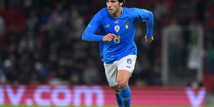 TIRANA, ALBANIA - NOVEMBER 16:  Sandro Tonali of Italy in action during the International friendly match between Albania and Italy at  on November 16, 2022 in Tirana, Albania. (Photo by Mattia Ozbot/Getty Images)